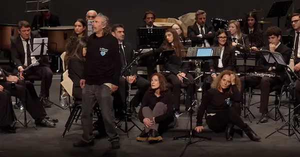 Música por la humanidad